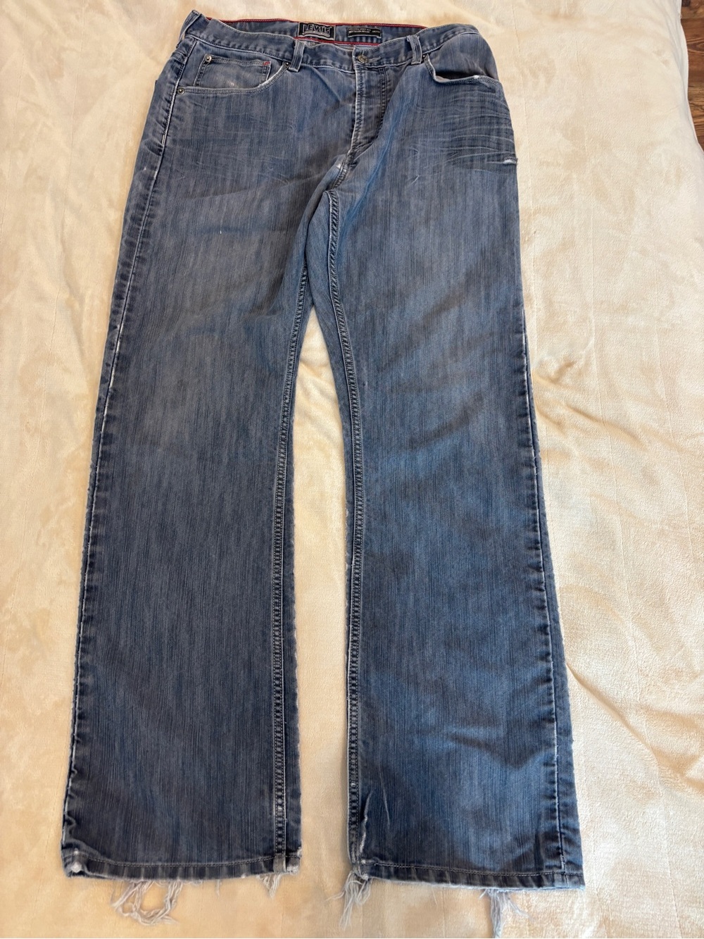 2000âs Leviâs 557 Men's Blue Relaxed-Leg Jeans